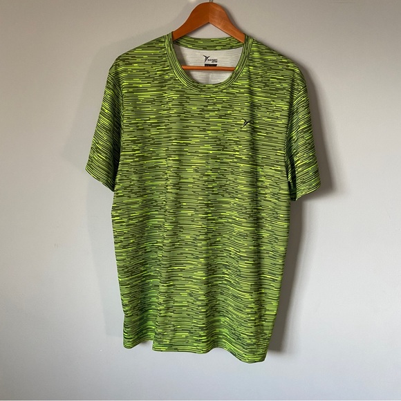 Old Navy Active | T-Shirt - Picture 1 of 4